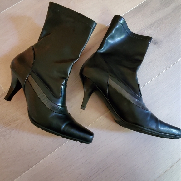 Leather boot - Picture 3 of 11